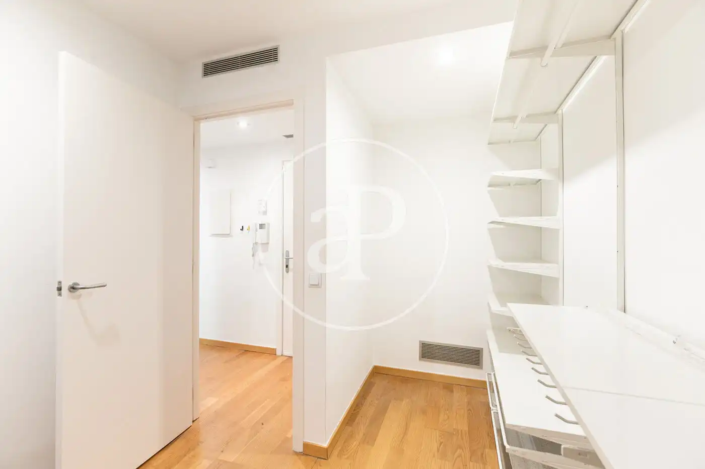 Dachboden zum Verkauf in Barcelona mit Klimaanlage, Heizung und Terrasse