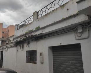 Vista exterior de Casa o xalet en venda en Dos Hermanas