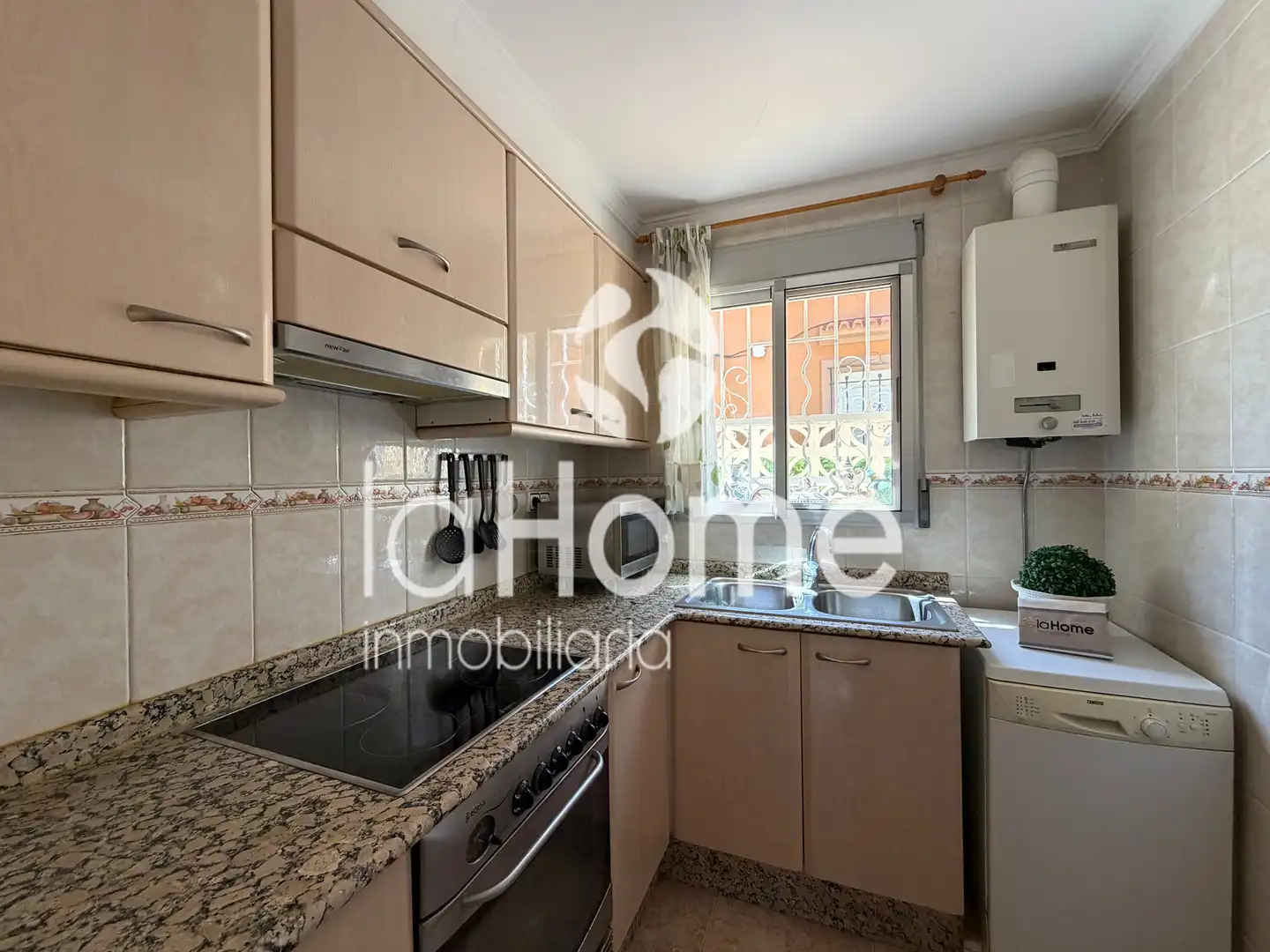 Cocina de Casa o chalet en venta en Paterna con Aire acondicionado, Jardín privado y Terraza