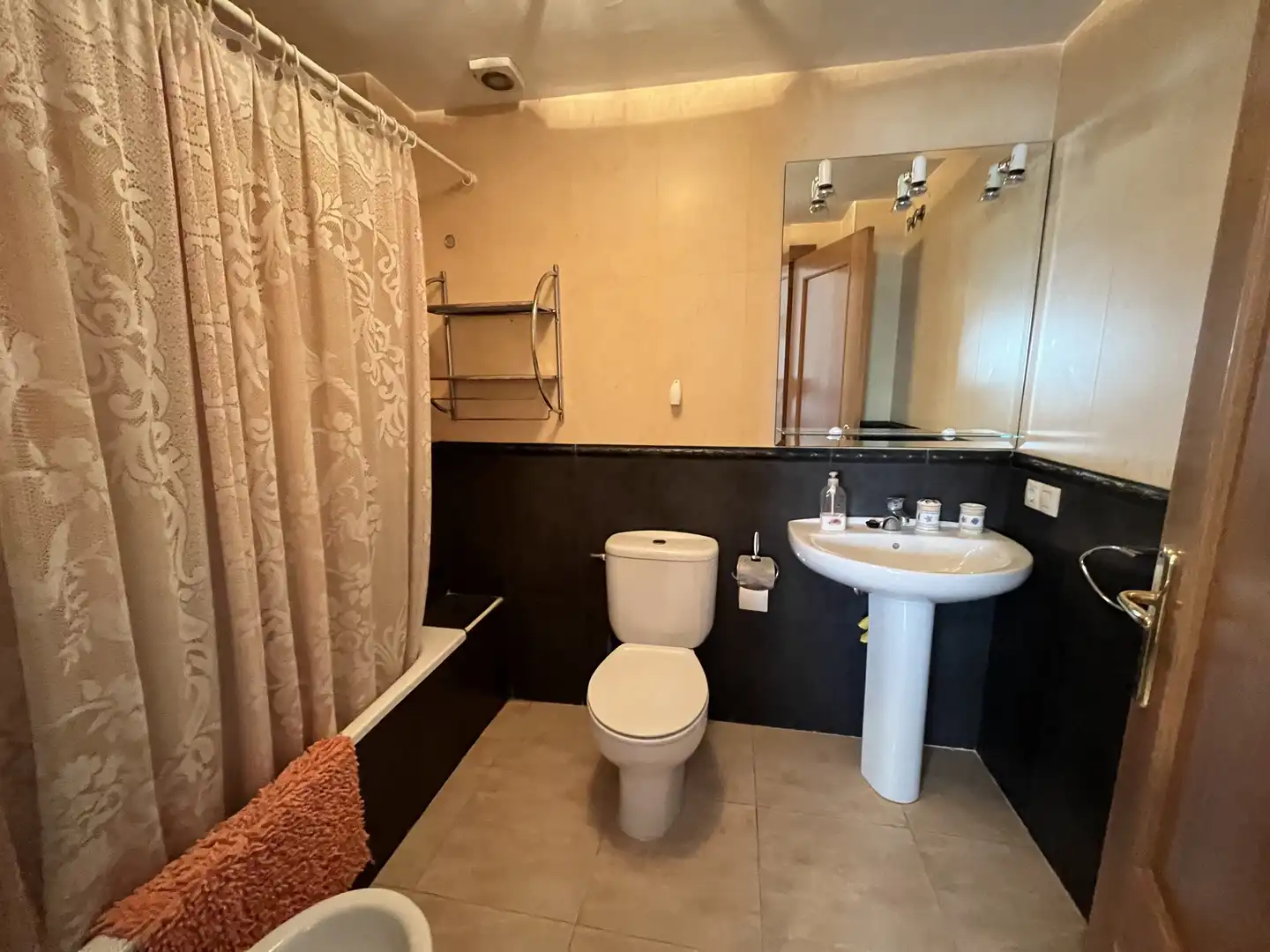 Apartamento con ascensor en venta en Carrer de la Riera Ginjolers 57 57, imagen 17