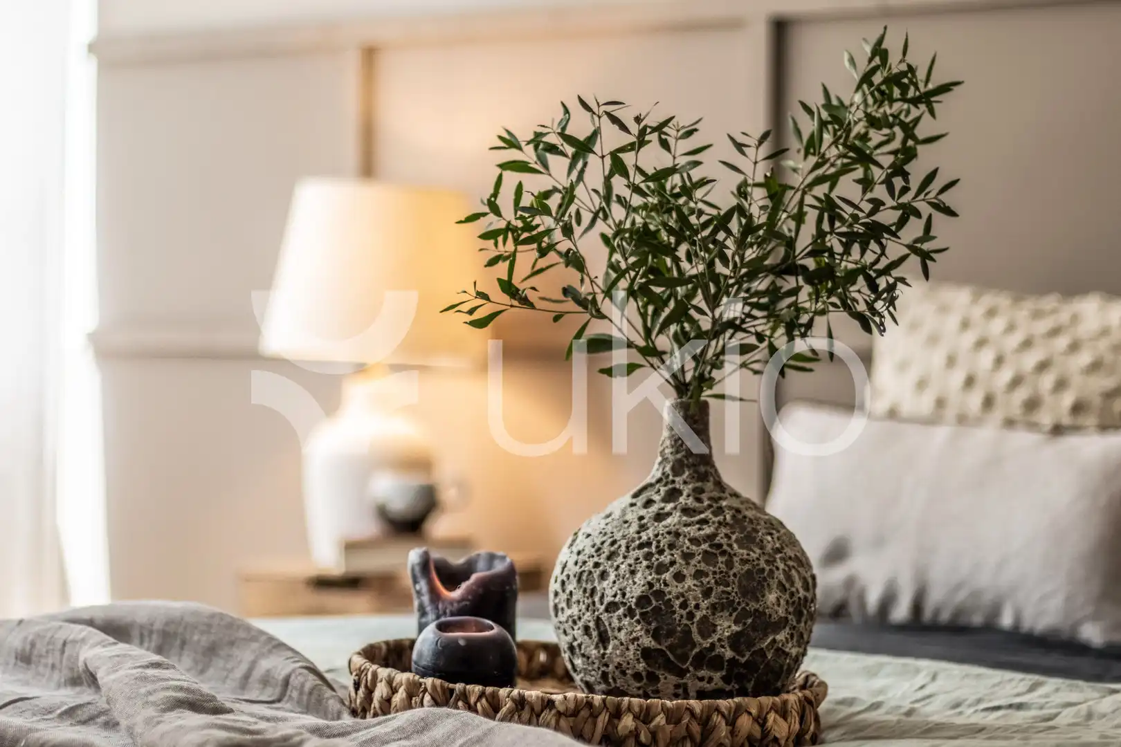 Dormitori de Apartament de lloguer en Madrid amb Aire condicionat, Calefacció i Moblat