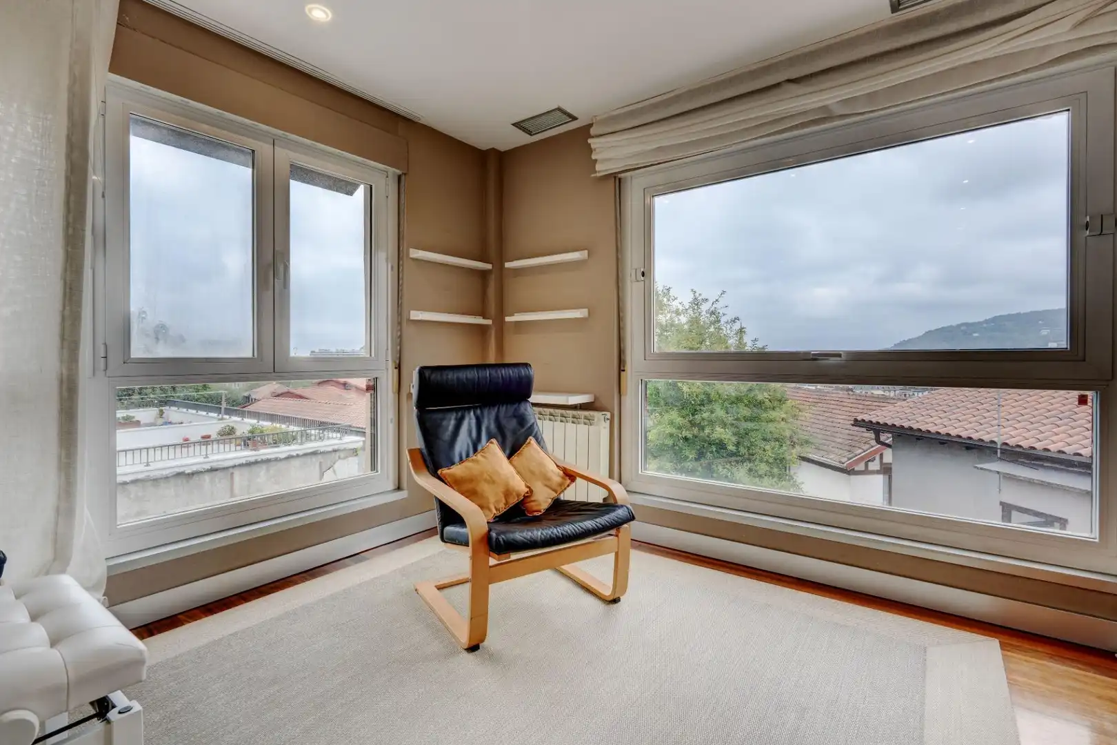 Terraza de Piso en venta en Donostia - San Sebastián  con Calefacción, Trastero y Amueblado
