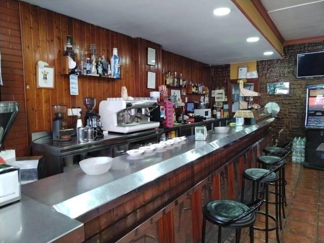 Local comercial en Venta en Calle Calle de Arango en Carranque - Haza Cuevas