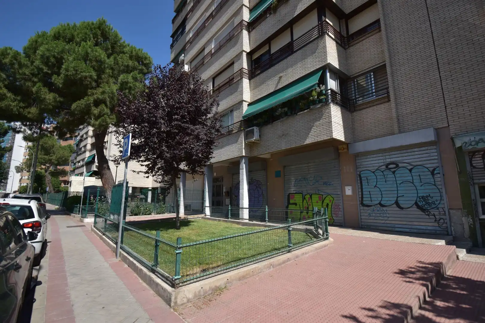 Exterior view of Commercial properties for rent in Madrid