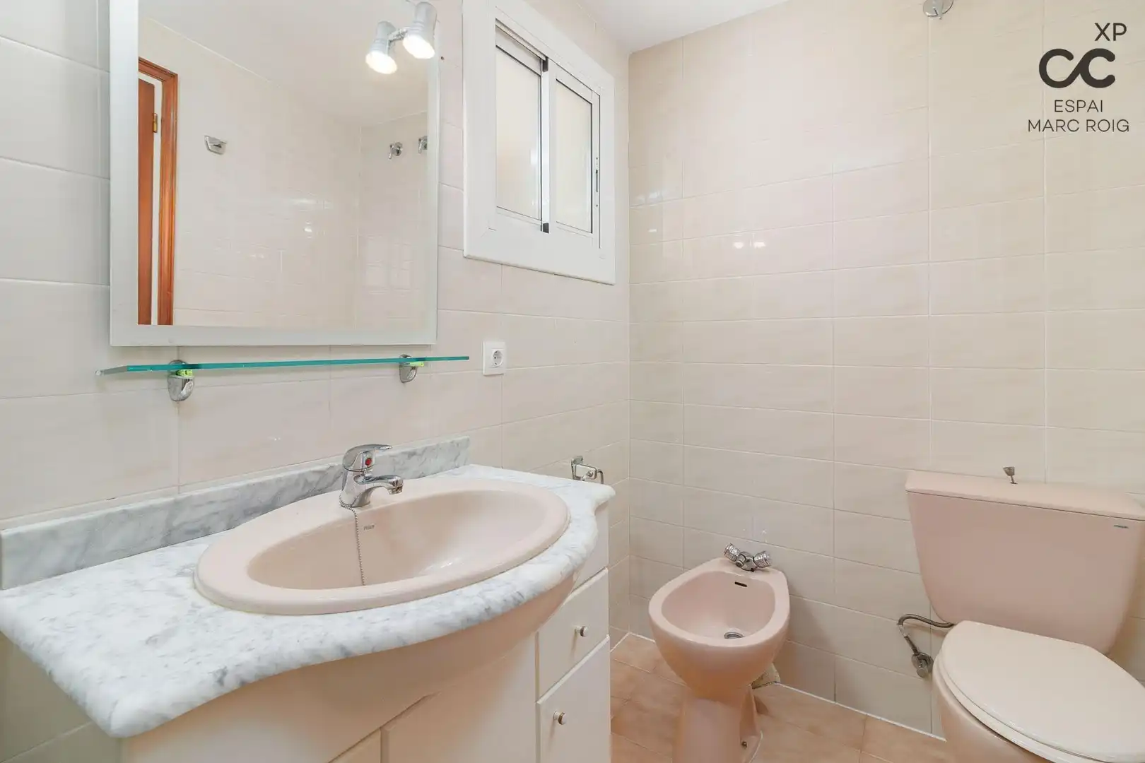 Badezimmer von Wohnung zum Verkauf in Figueres mit Heizung, Parkett und Abstellraum