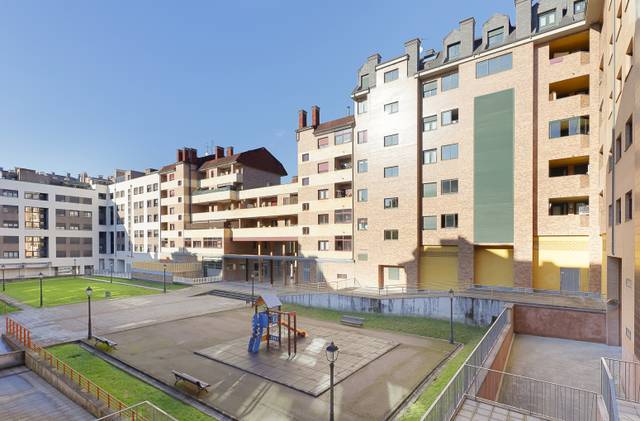 Piso en Venta en Oviedo - CANDAMO, 2 en La Florida