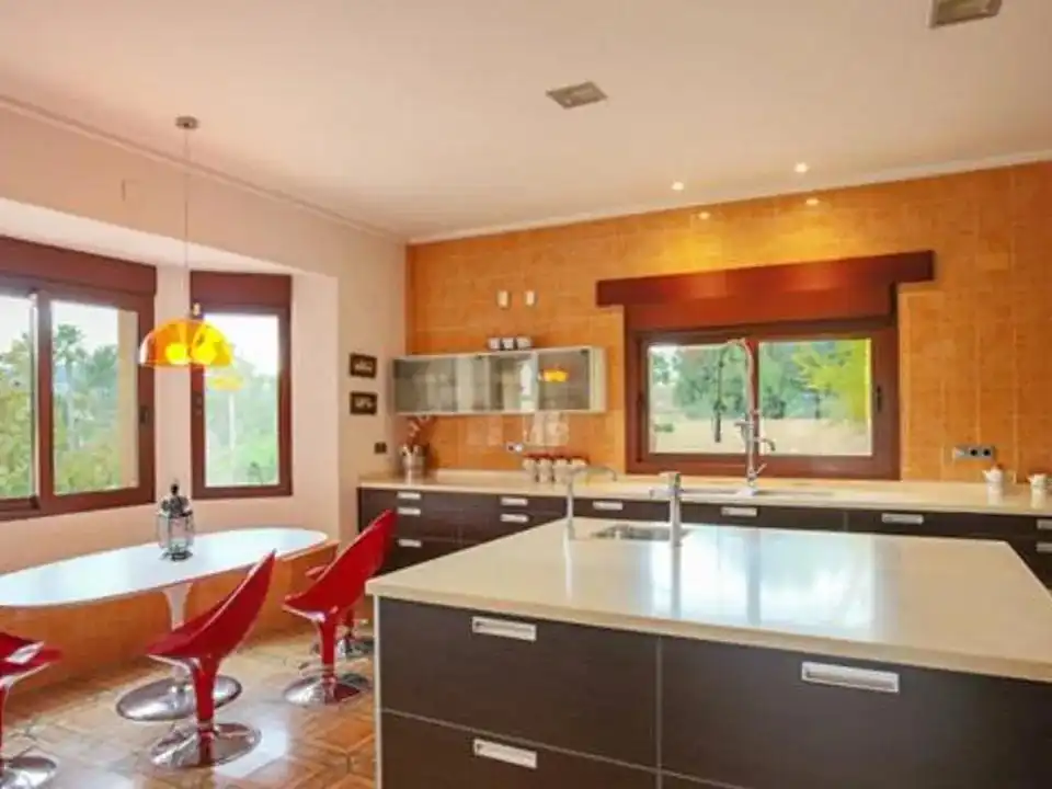 Country house zum Verkauf in Las Rotas / Les Rotes