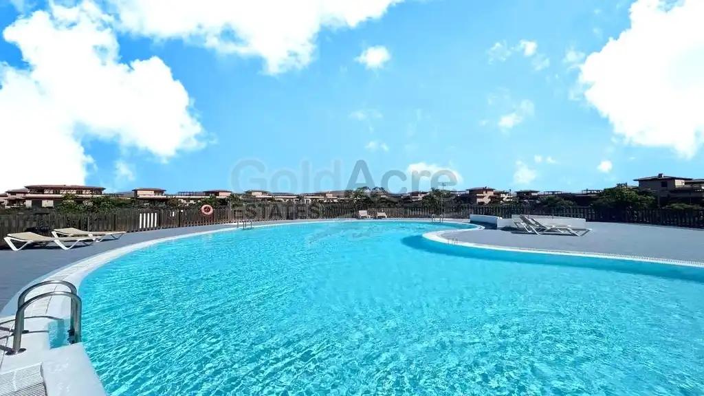 Piscina de Casa o xalet en venda en La Oliva