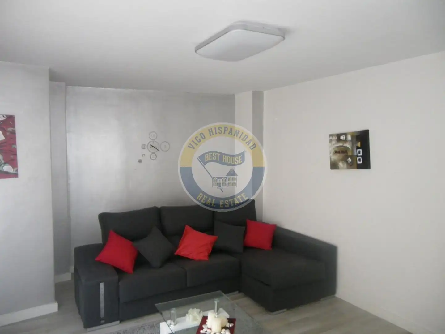 Sala d'estar de Pis de lloguer en Vigo  amb Calefacció i Moblat
