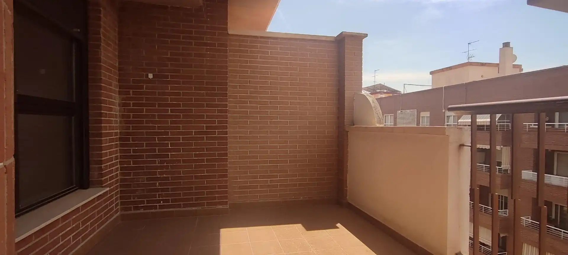 Terrasse von Wohnung zur Miete in Paiporta mit Balkon