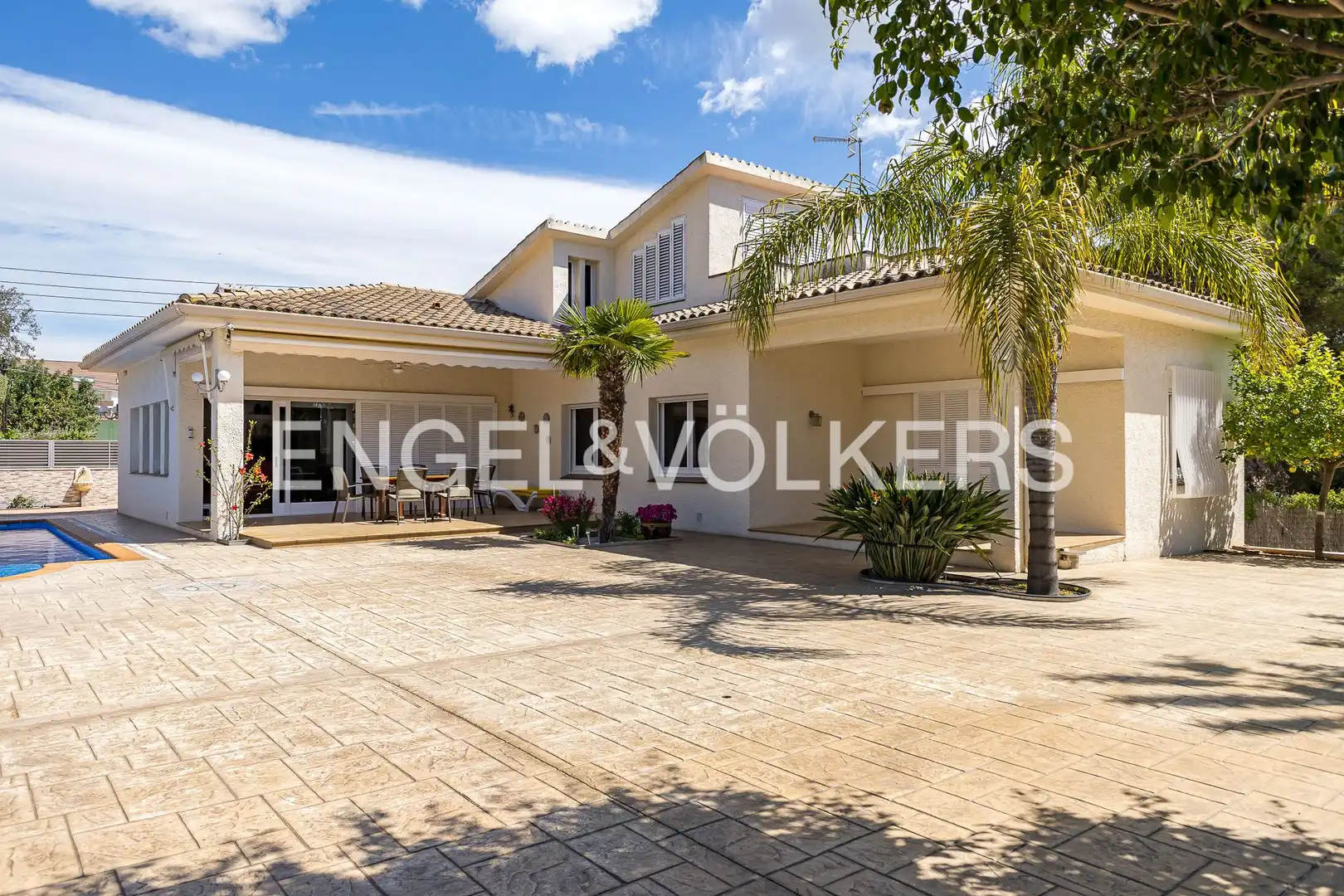 Exterior view of Houses for sale in Roda de Berà  with Air Conditioner, Heating and Private garden