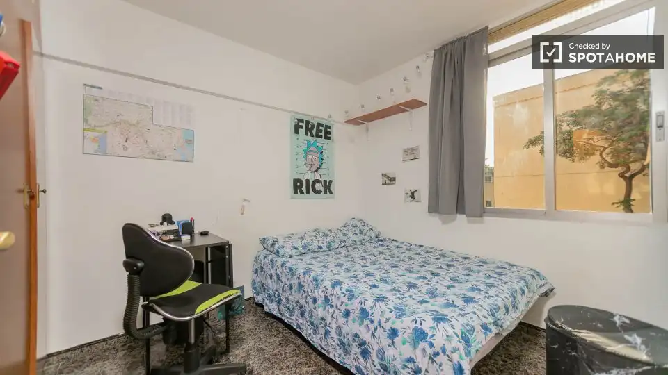 Habitación de Piso de alquiler en Valencia con Aire acondicionado, Calefacción y Amueblado