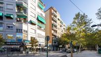 Vista exterior de Pis en venda en  Granada Capital amb Aire condicionat i Balcó