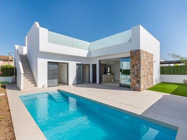 Chalet con piscina en venta en San Javier ciudad
