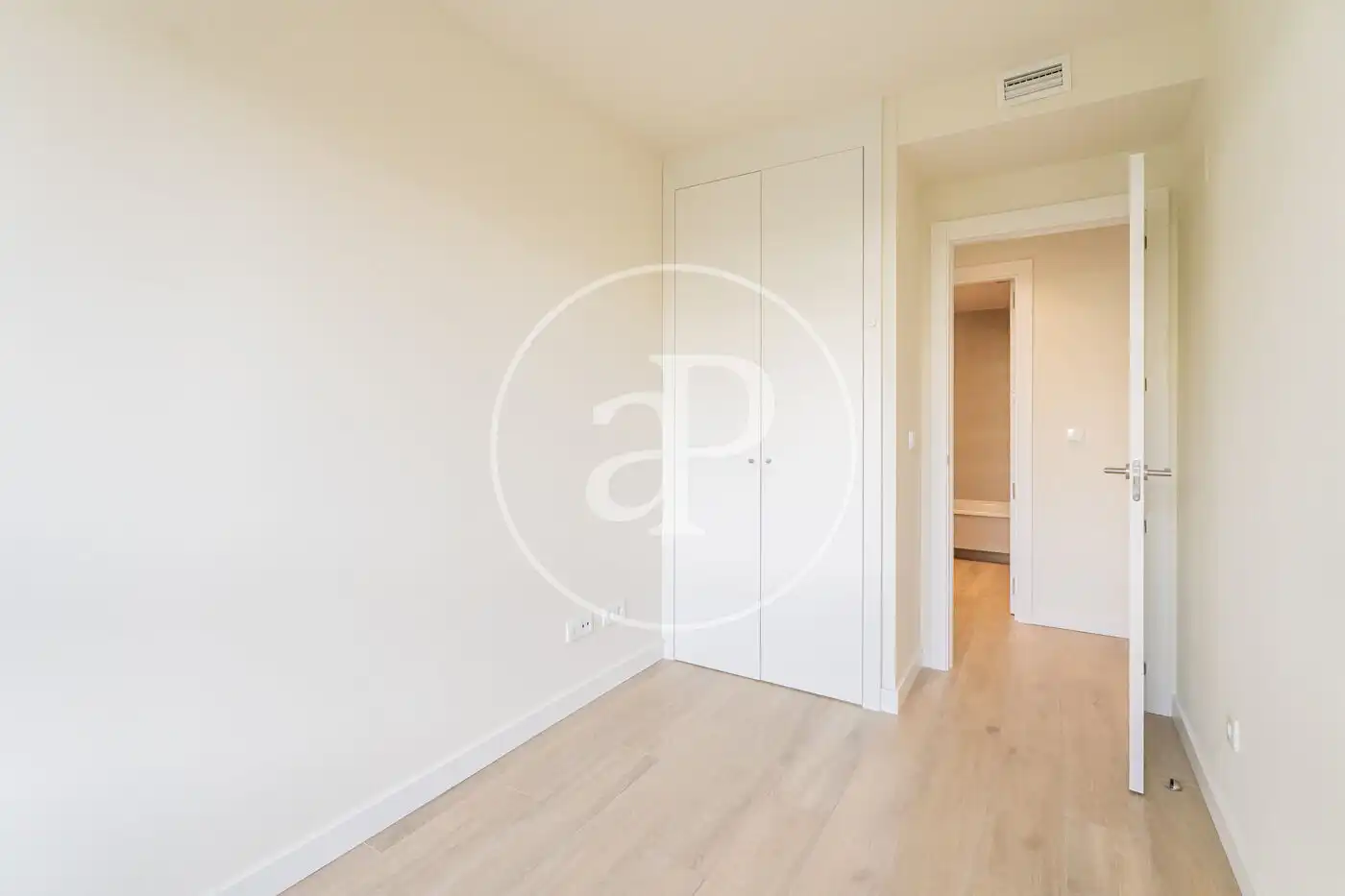 Bedroom of Flat for rent in Madrid  with Air Conditioner, Heating and Terrace