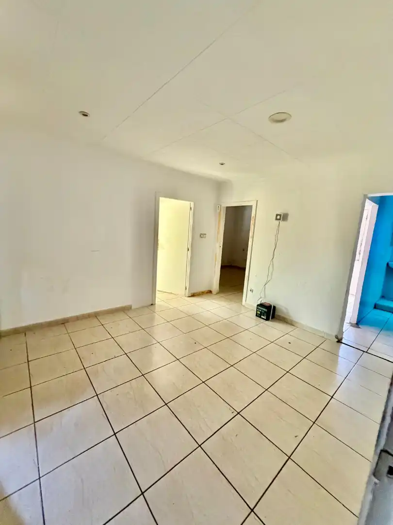 Wohnung zum Verkauf in Girona mit Balkon und Alarm