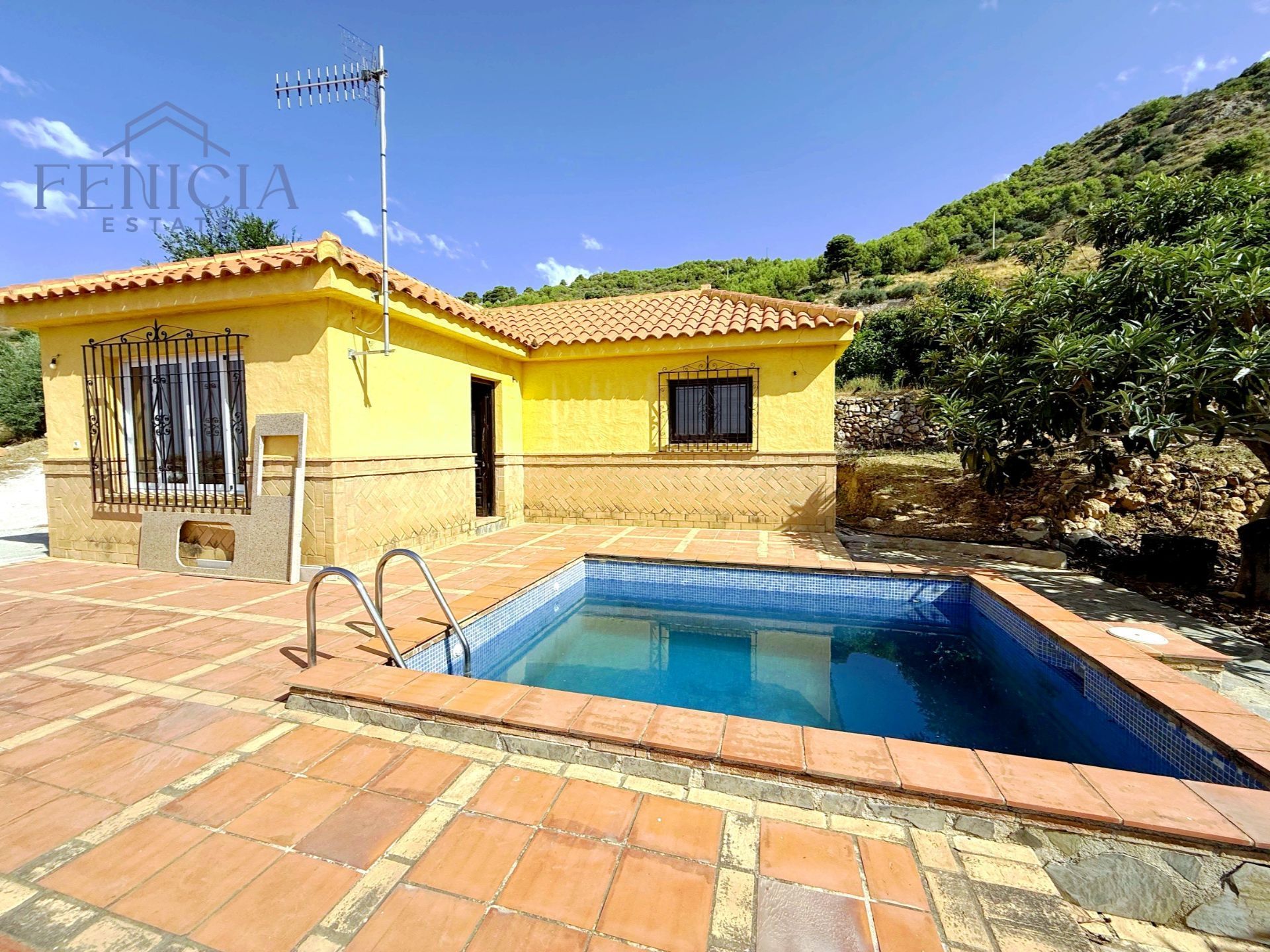Exterior view of Country house for sale in Otívar  with Terrace, Swimming Pool and Furnished