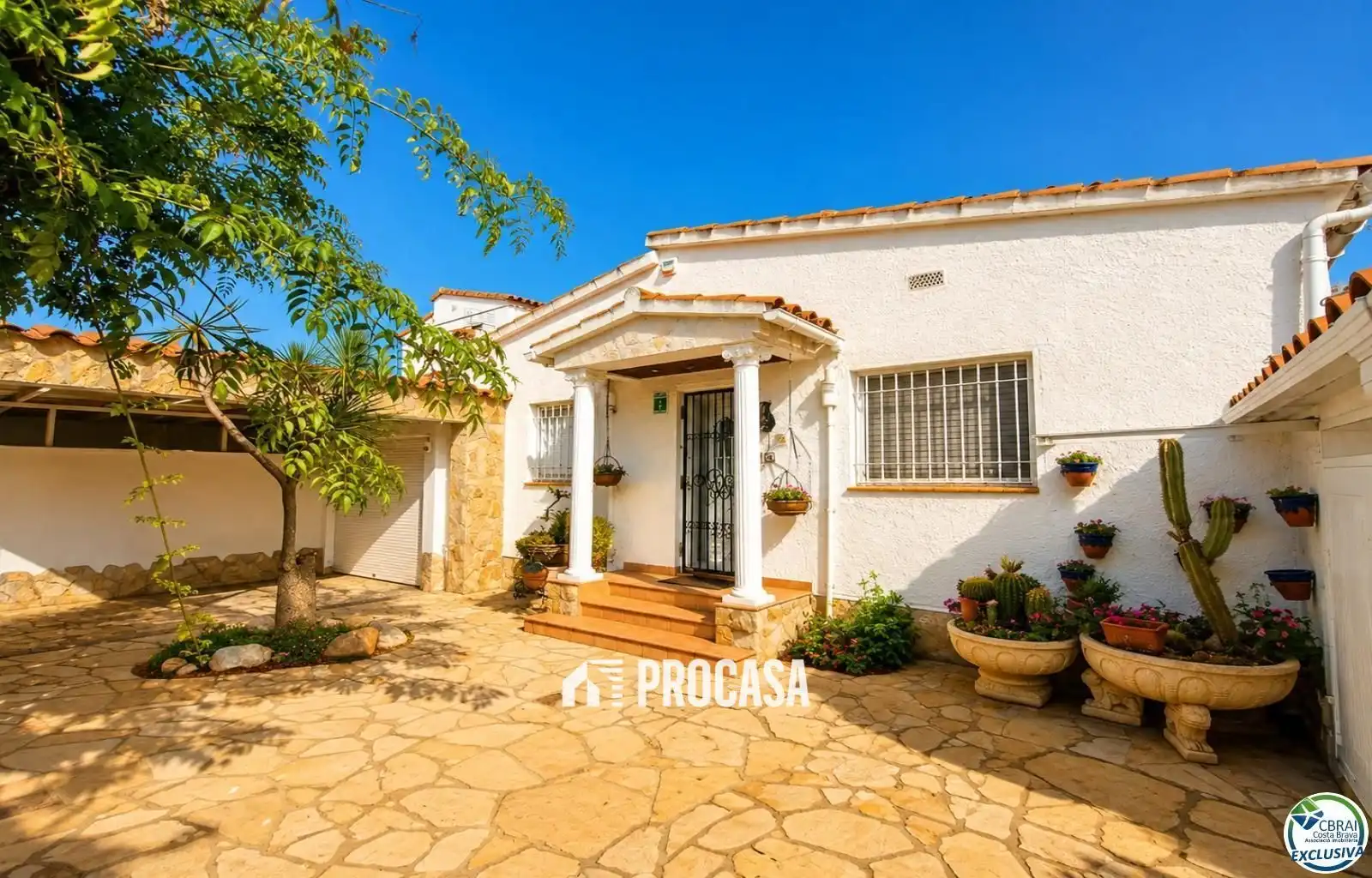 Vista exterior de Casa o xalet en venda en Empuriabrava amb Aire condicionat, Calefacció i Traster