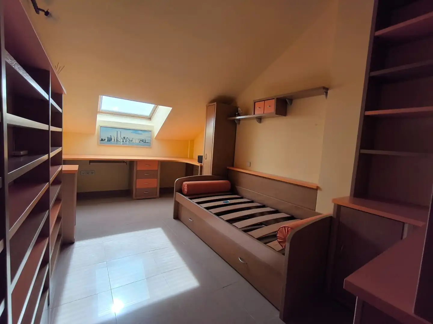 Habitación de Dúplex en venta en Sevilla la Nueva con Aire acondicionado, Calefacción y Terraza