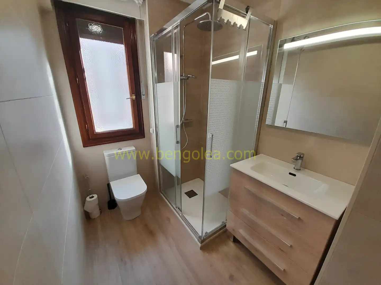 Bathroom of Flat for sale in Kabiezes