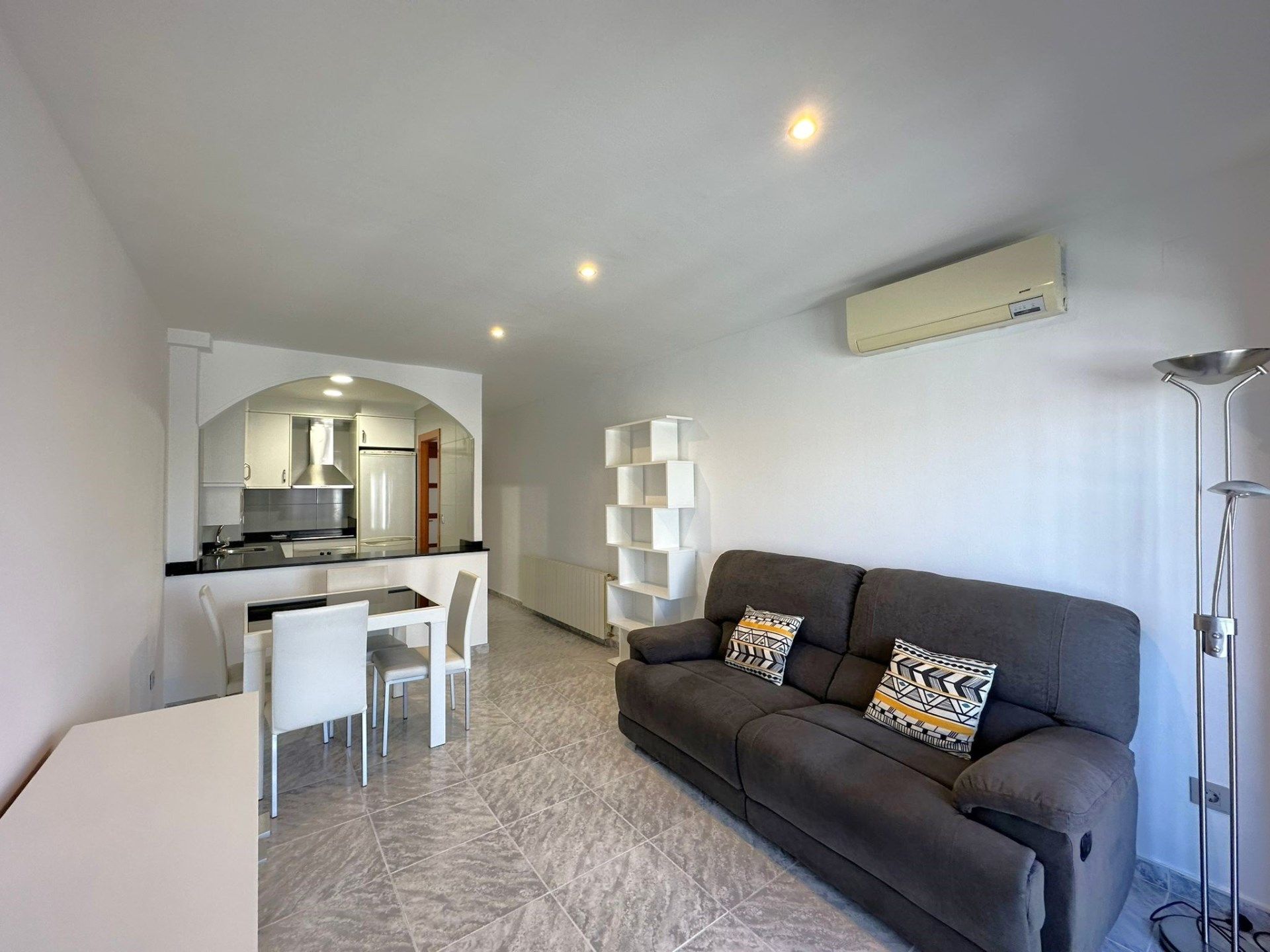 Sala de estar de Piso de alquiler en Girona Capital con Aire acondicionado, Calefacción y Amueblado