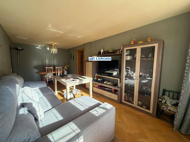 Piso en Venta en Calle CULLERA en Lucero