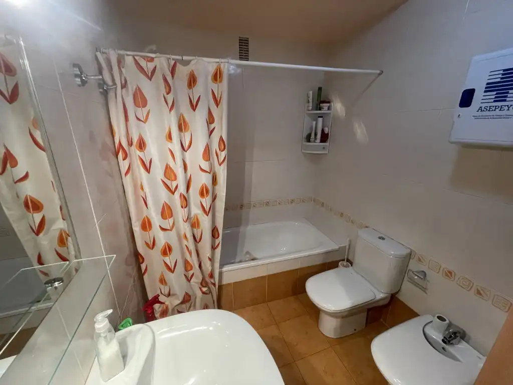 Bathroom of Flat for rent in Llavorsí  with Oven, Washing machine and Balcony