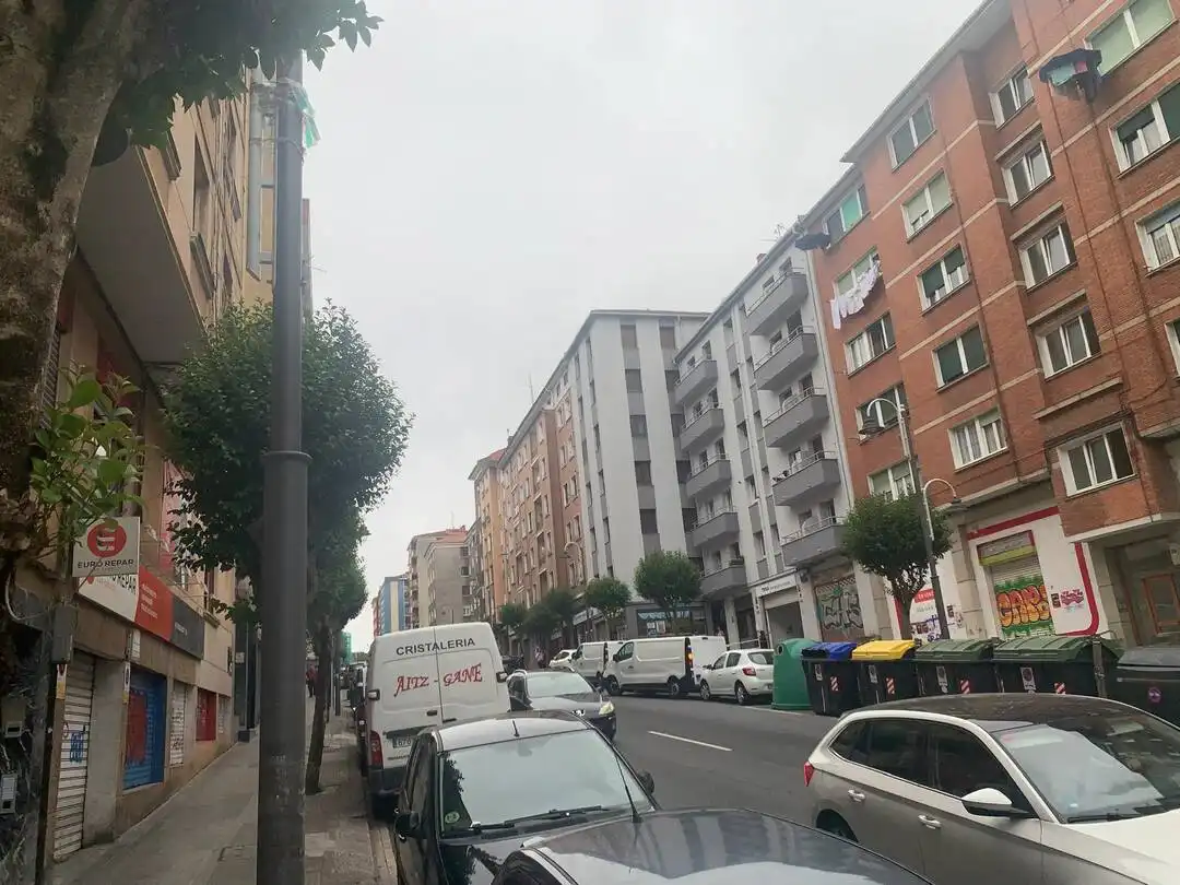 Vista exterior de Local en venta en Bilbao 
