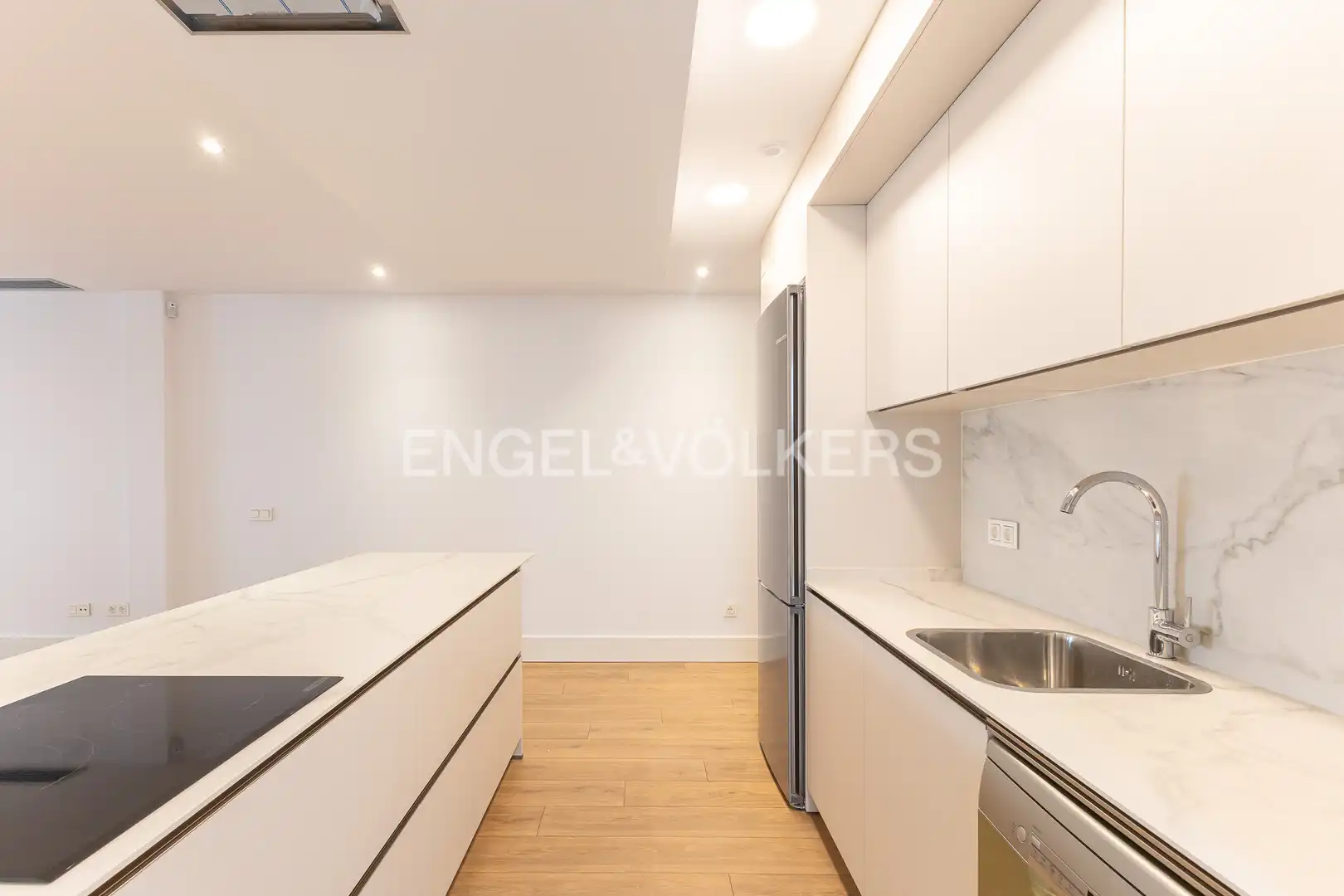 Kitchen of Flat for rent in Madrid  with Air Conditioner, Heating and Storage room
