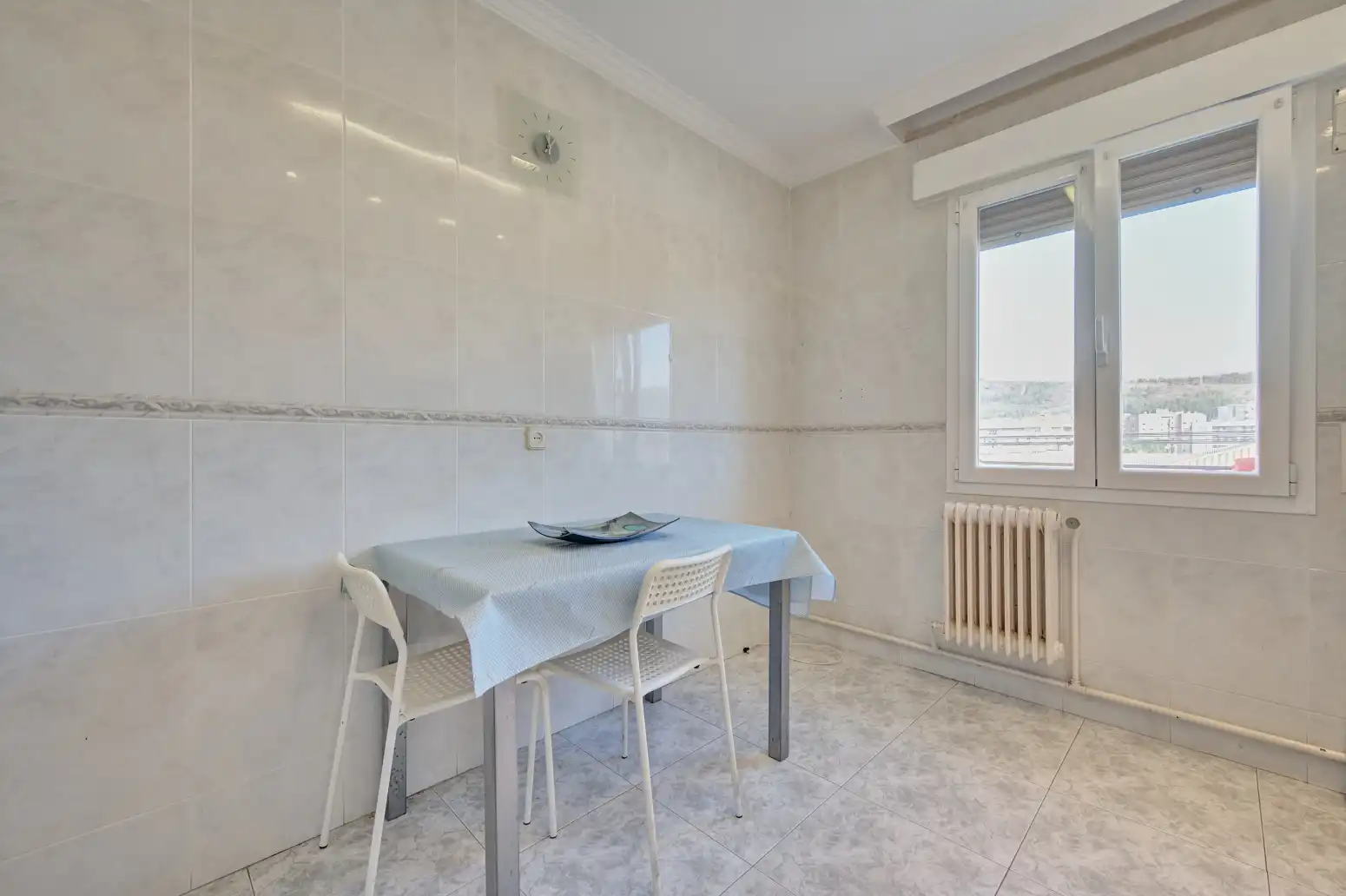 Comedor de Piso en venta en  Pamplona / Iruña con Calefacción y Parquet