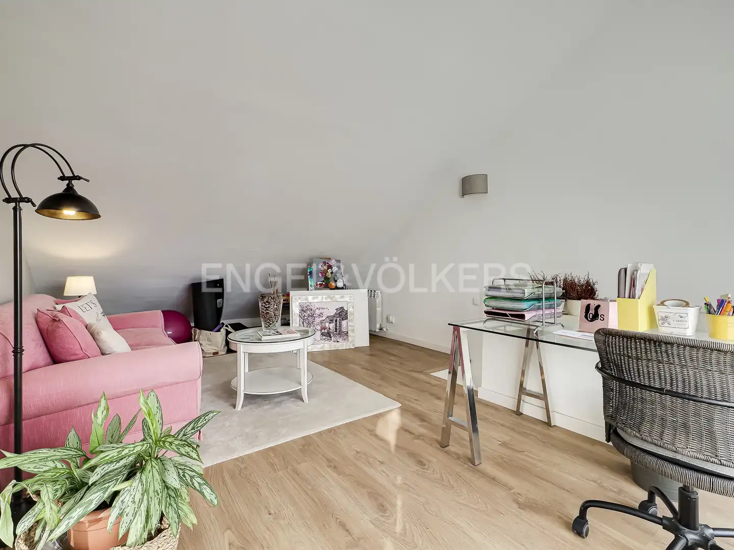 Sala d'estar de Casa adosada de lloguer en Sant Cugat del Vallès amb Aire condicionat, Calefacció i Jardí privat