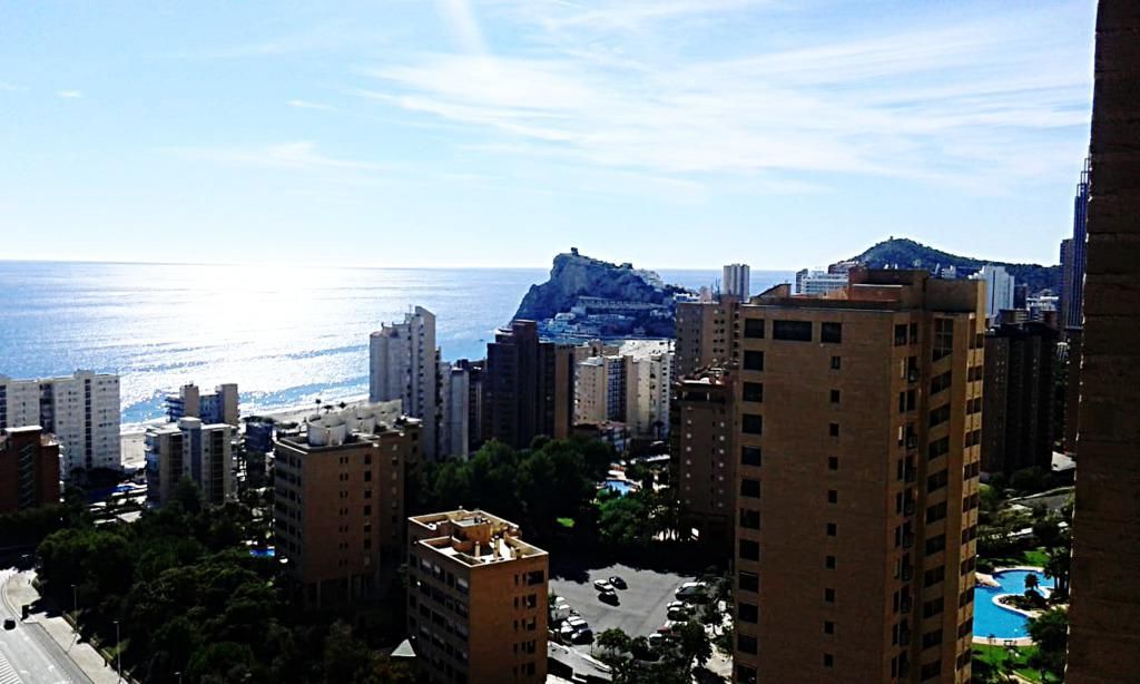 Vista exterior de Apartamento en venta en Benidorm con Aire acondicionado, Jardín privado y Terraza