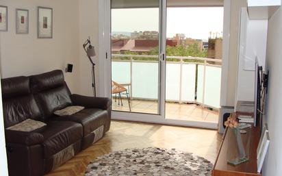 Living room of Flat for sale in Esplugues de Llobregat  with Air Conditioner and Balcony