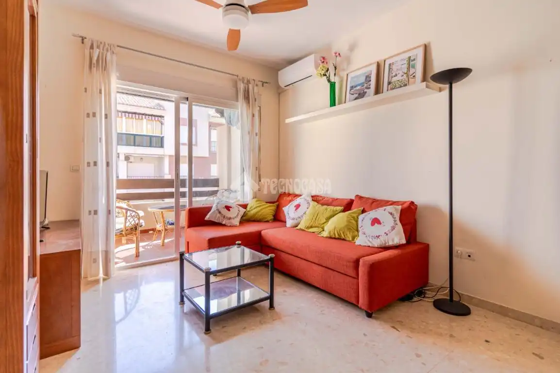 Sala d'estar de Pis en venda en Motril amb Aire condicionat i Terrassa