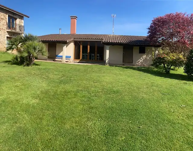 Jardín de Casa o chalet en venta en Carballo con Calefacción, Jardín privado y Parquet