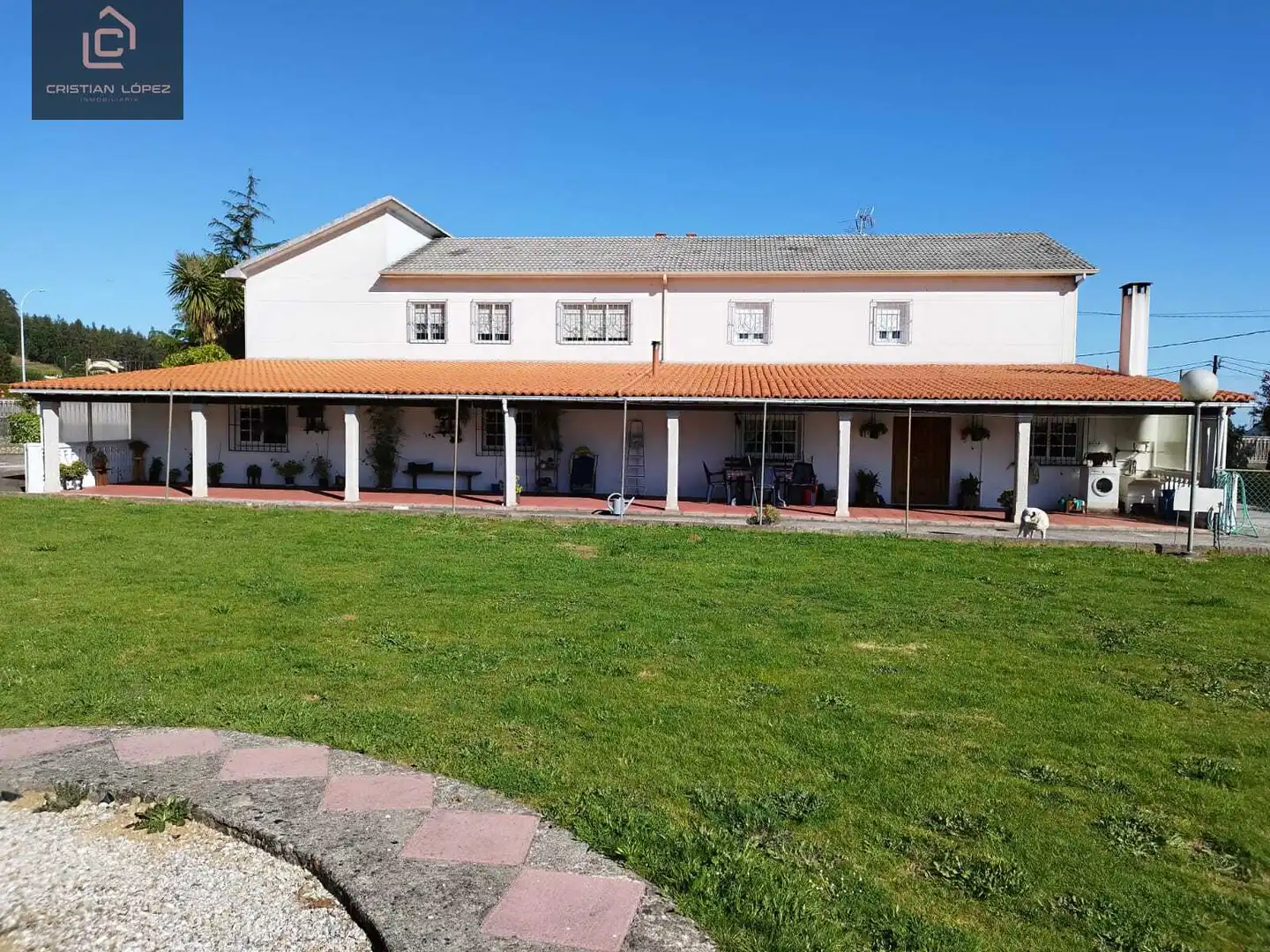 Vista exterior de Casa o xalet en venda en Abegondo amb Calefacció, Parquet i Terrassa
