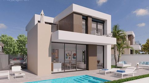 Villa de 3 dormitorios con solárium en primera línea de golf en Roda Golf, San Javier