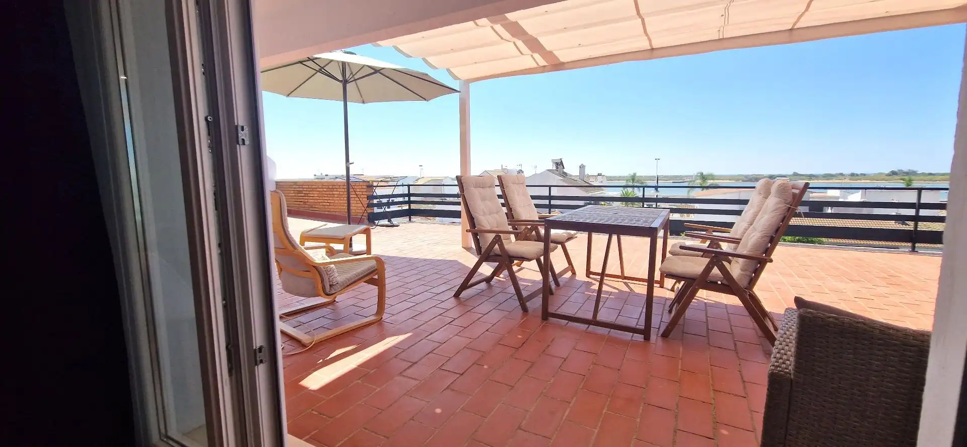 Terrasse von Wohnung zur Miete in El Rompido mit Klimaanlage, Terrasse und Gemeinschaftspool