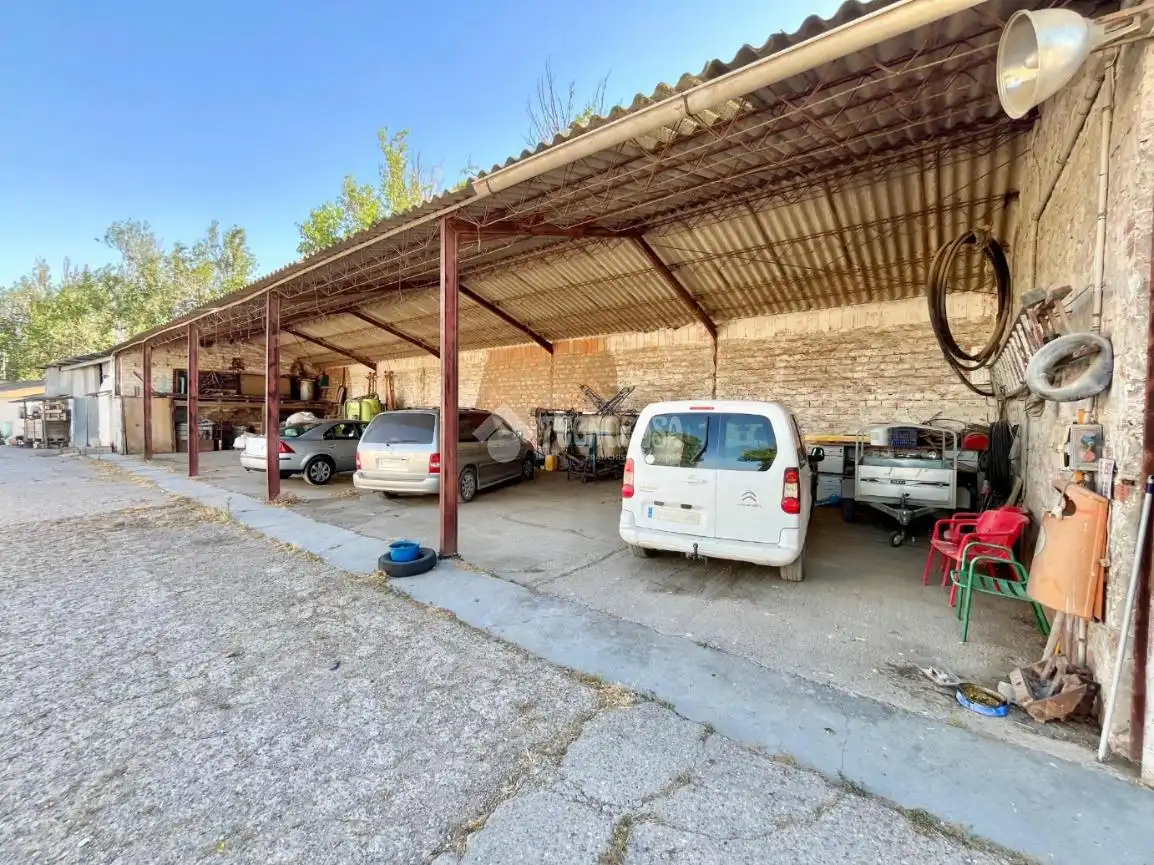 Parking of Land for sale in Zaragoza