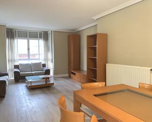 Living room of Flat to rent in  Madrid Capital  with Air Conditioner, Heating and Storage room