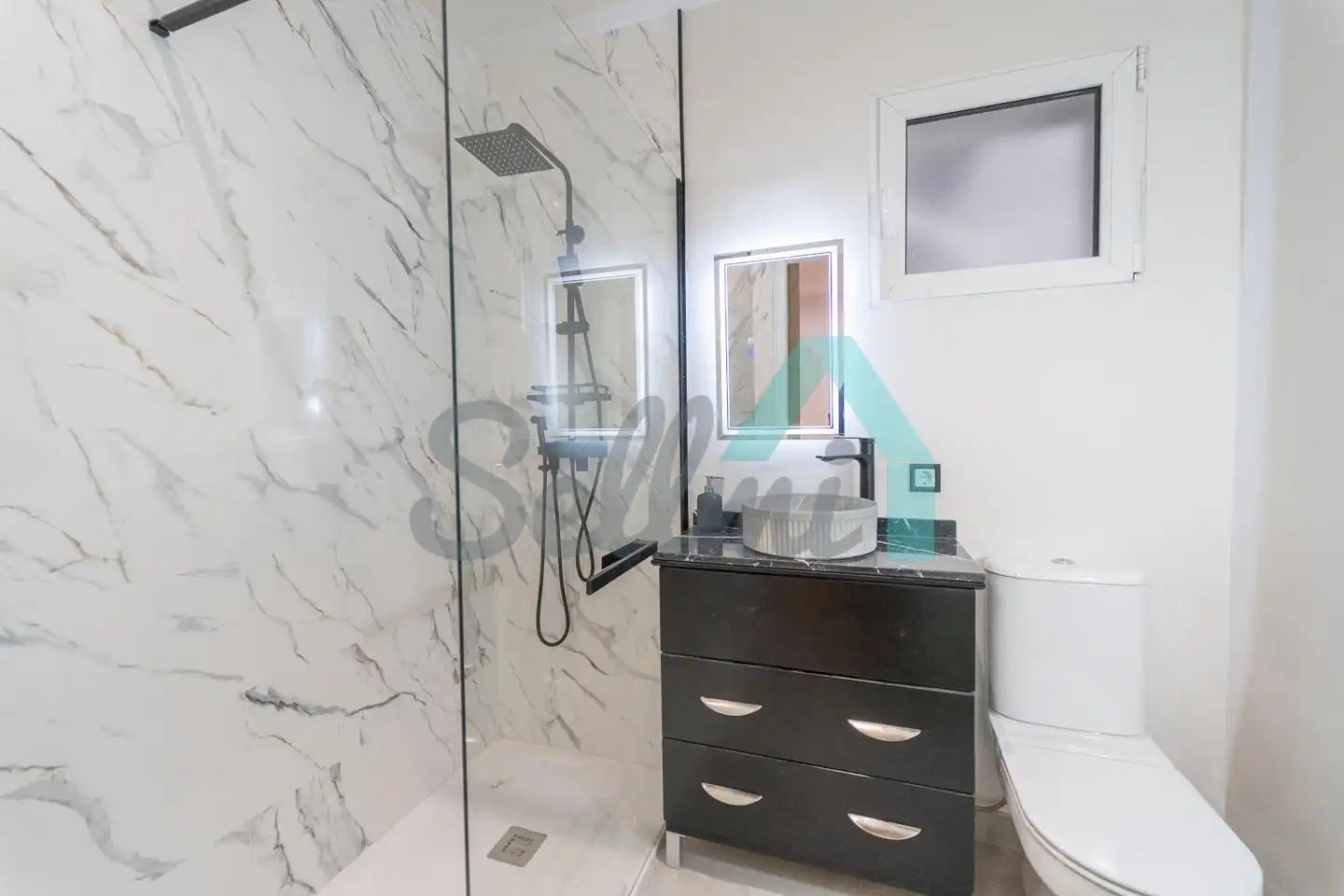 Baño de Piso en venta en Oviedo  con Calefacción, Parquet y Terraza