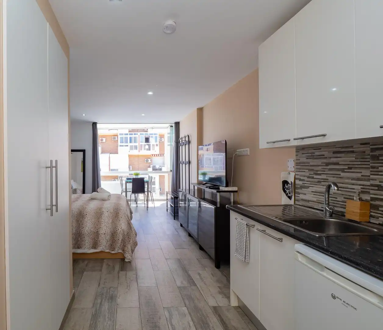 Habitación de Estudio en venta en Benalmádena con Aire acondicionado, Jardín privado y Amueblado