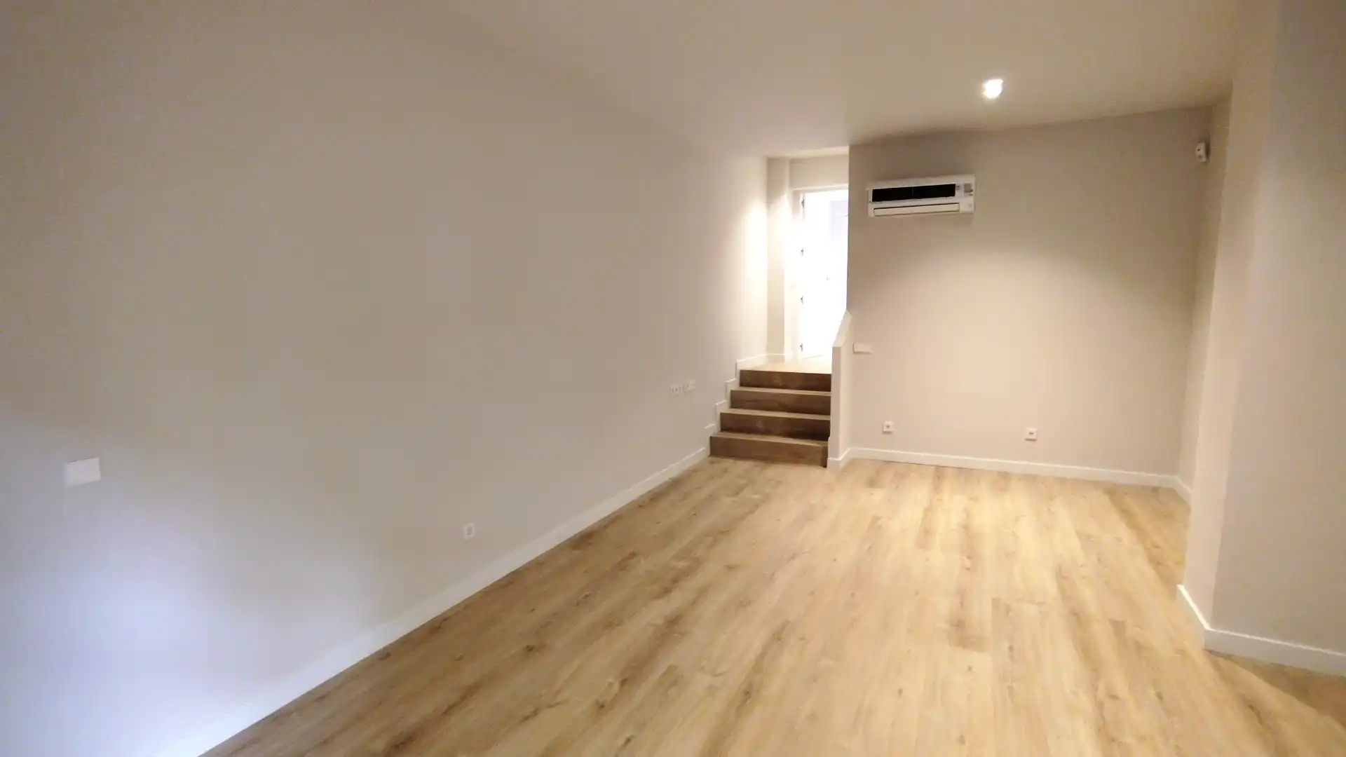 Flat for sale in  Madrid Capital  with Air Conditioner and Heating