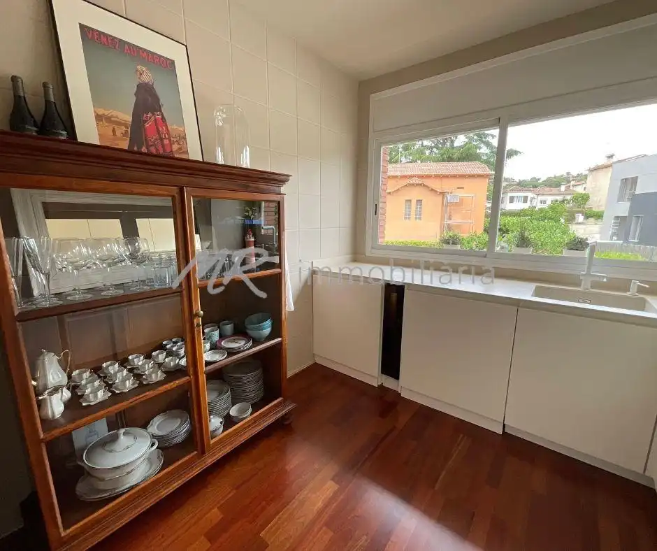 Küche von Dachboden zum Verkauf in Vallromanes mit Heizung, Terrasse und Abstellraum