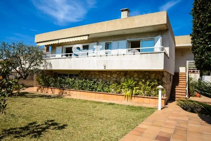 Villa mit Pool zum Verkauf in MIGJORN