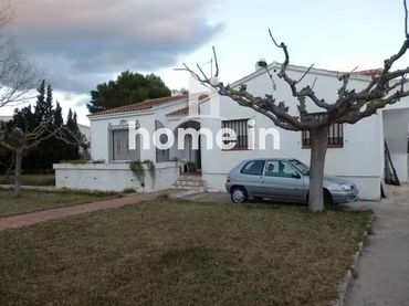 Detached house with garden for sale in Deltebre