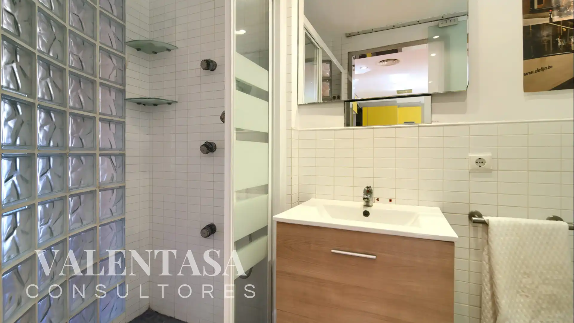 Bathroom of Detached homes for sale in Chiva  with Air Conditioner, Private garden and Terrace