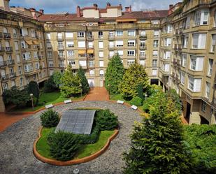 Vista exterior de Pis de lloguer en Donostia - San Sebastián  amb Balcó