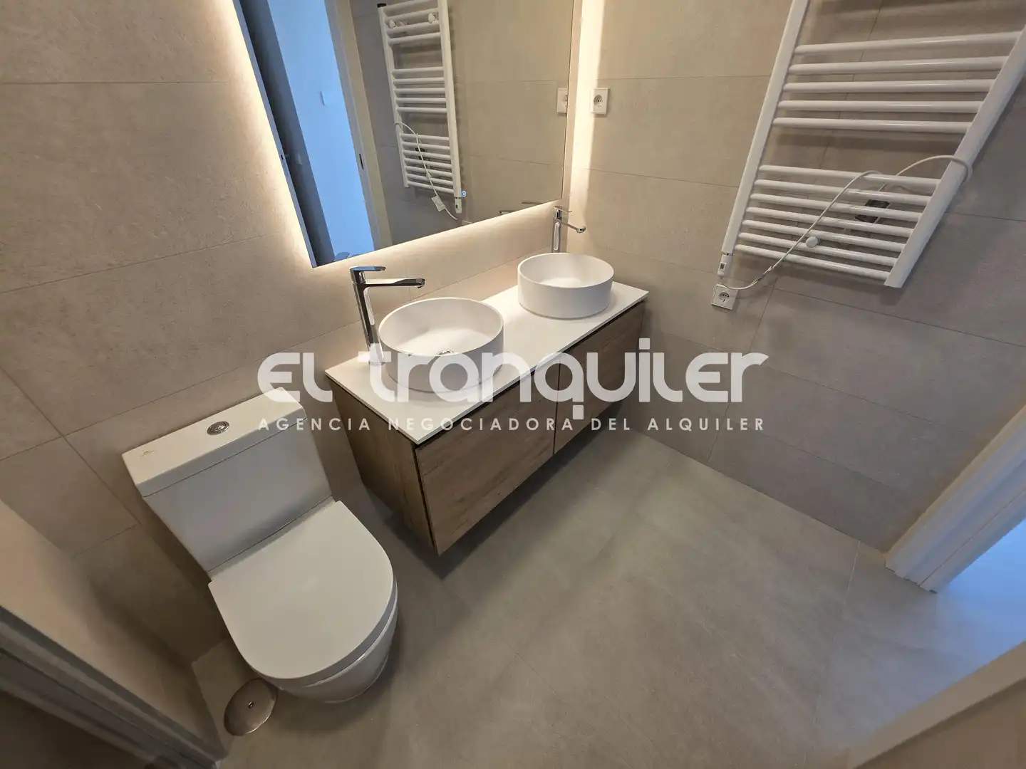 Bathroom of Flat for rent in Madrid  with Air Conditioner, Terrace and Storage room