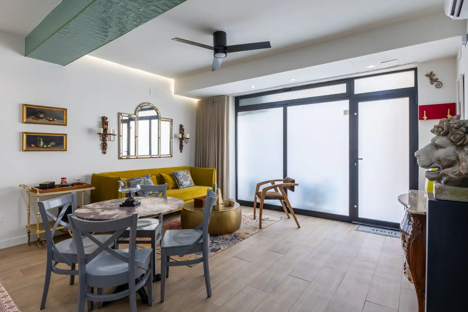 Living room of Flat for rent in Valencia  with Air Conditioner, Heating and Furnished